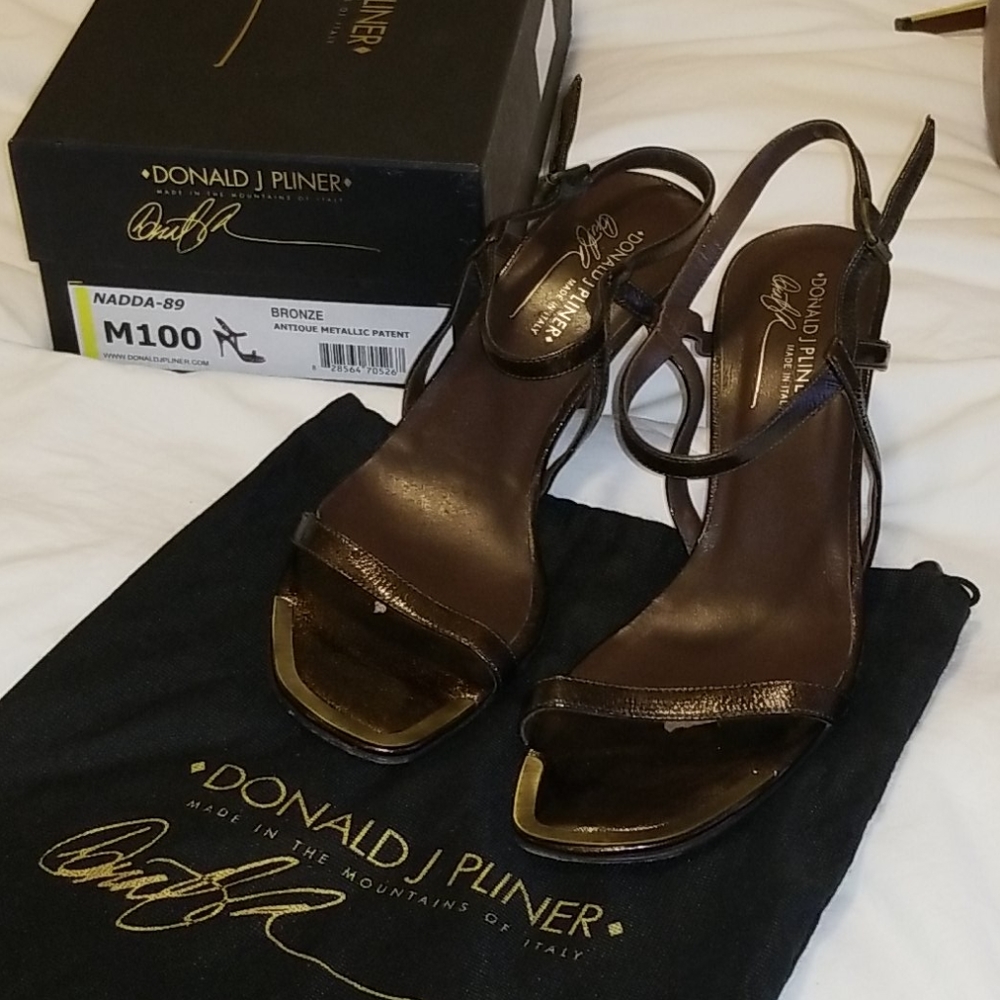 Donald J Pliner Bronze heels